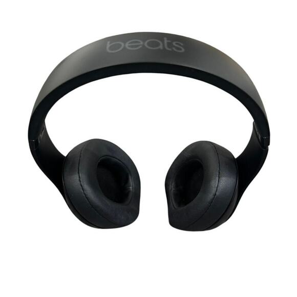 Beats Studio Pro Wireless Headphones in Black - Picture 2 of 7